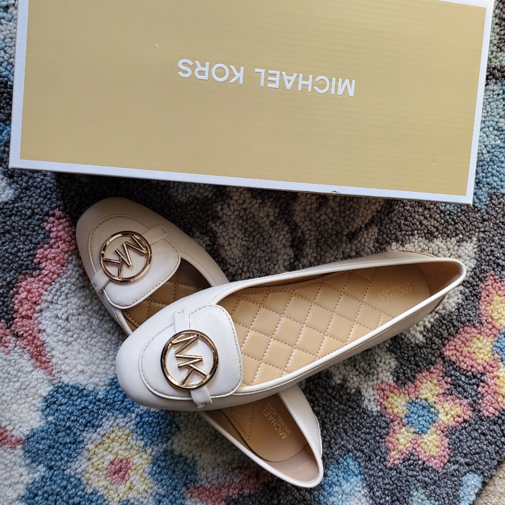 Beautiful Michael kors women flat shoes